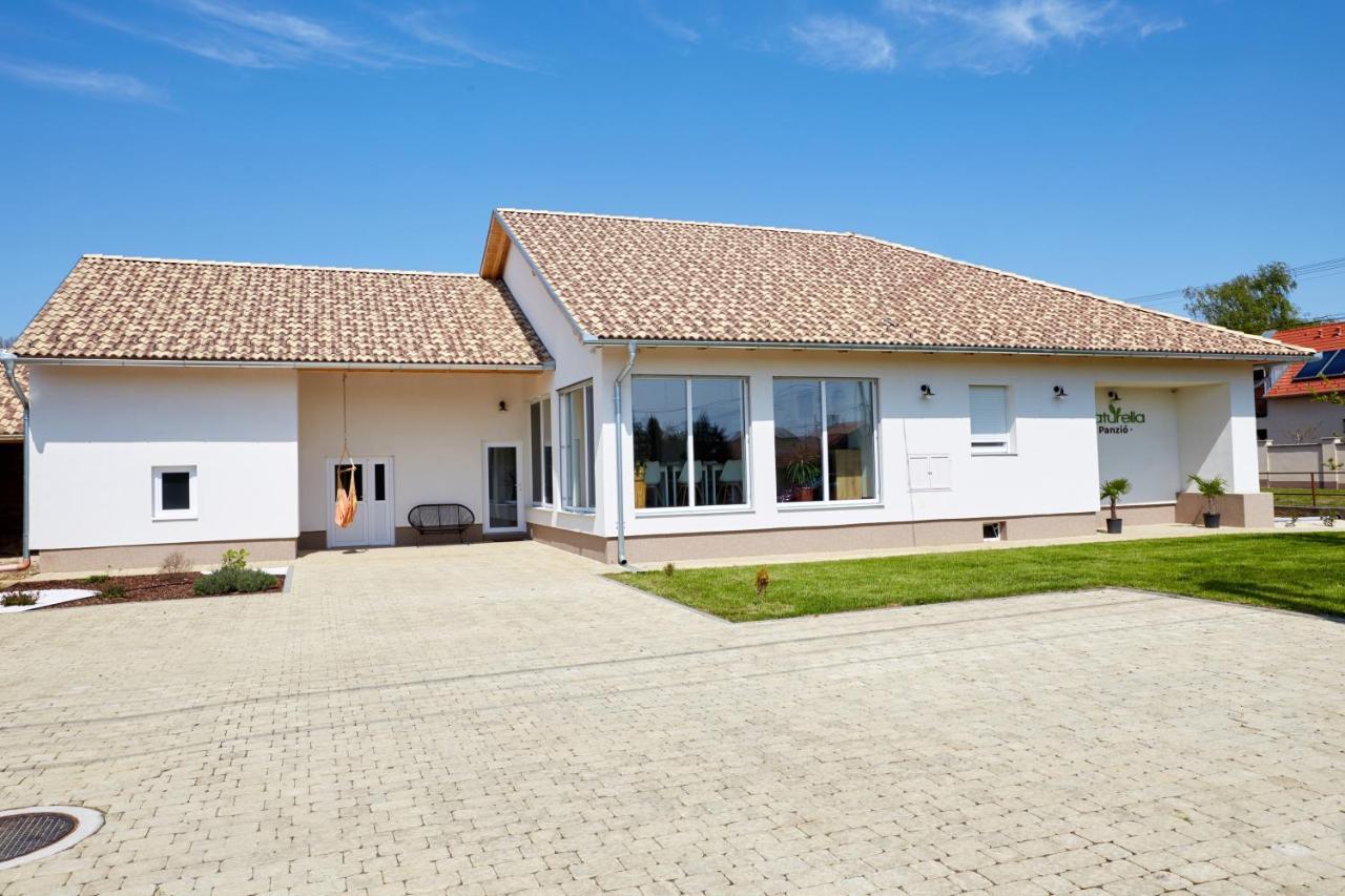 Naturella Panzio Villány Exterior foto